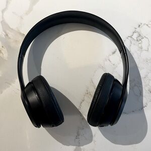 Beats Solo3 Wireless On-Ear Headphones Black